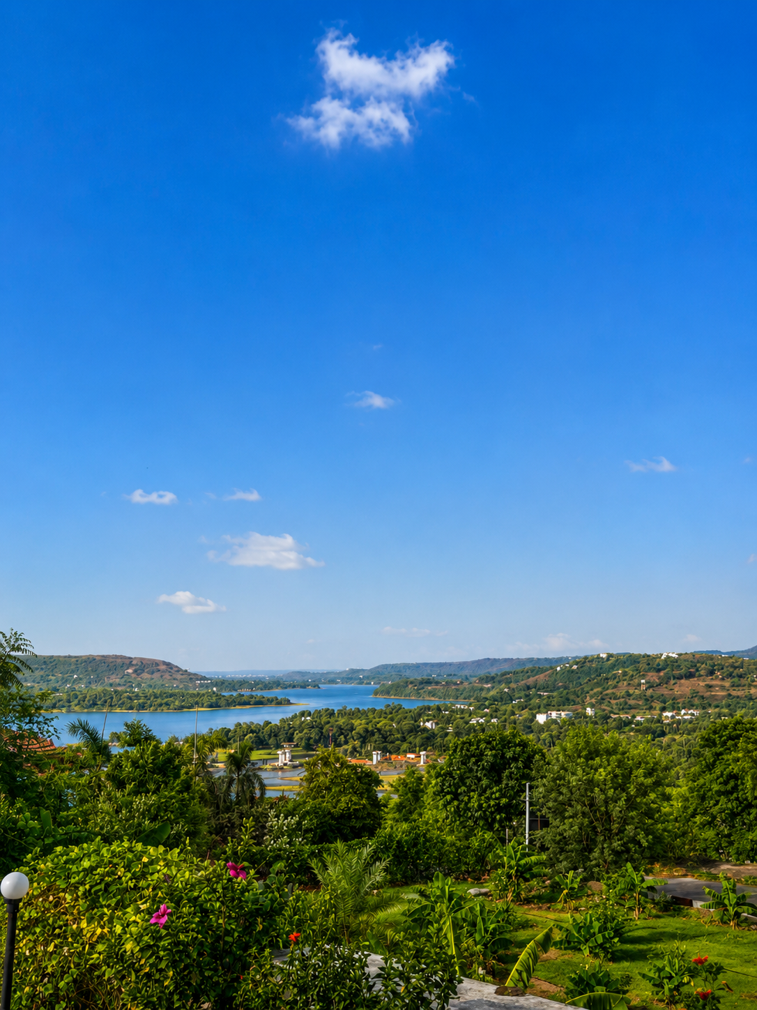 na plots near pune